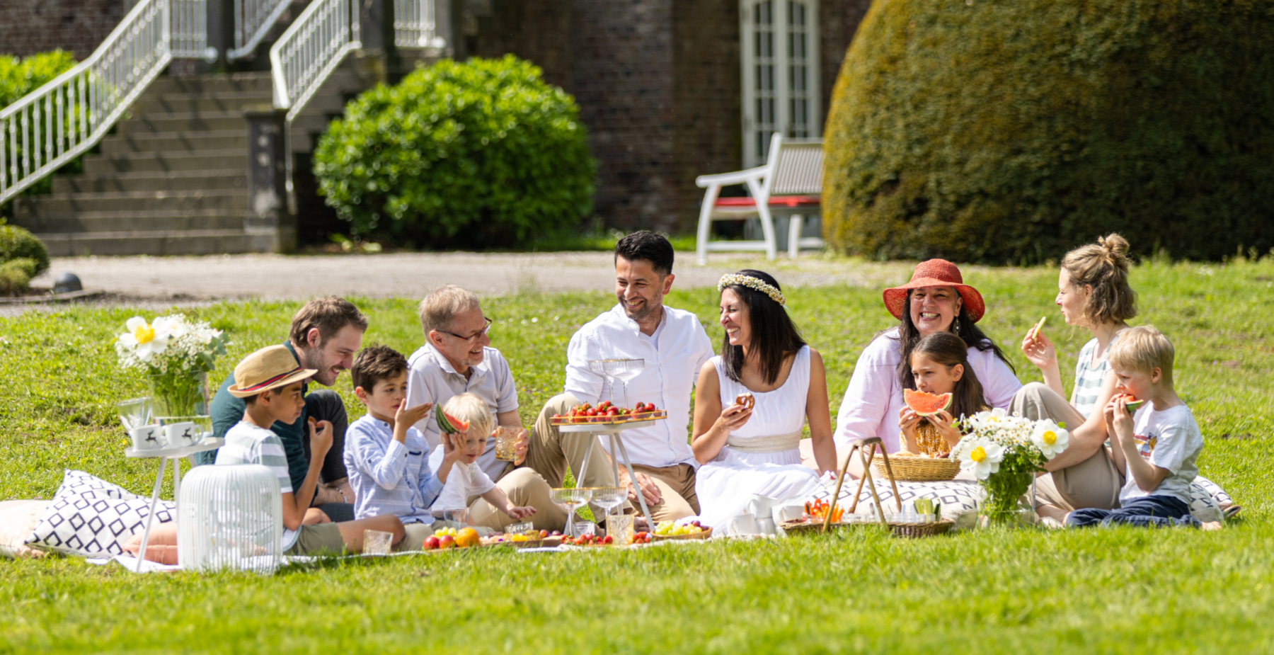Schloss Hertefeld Familien Picknick